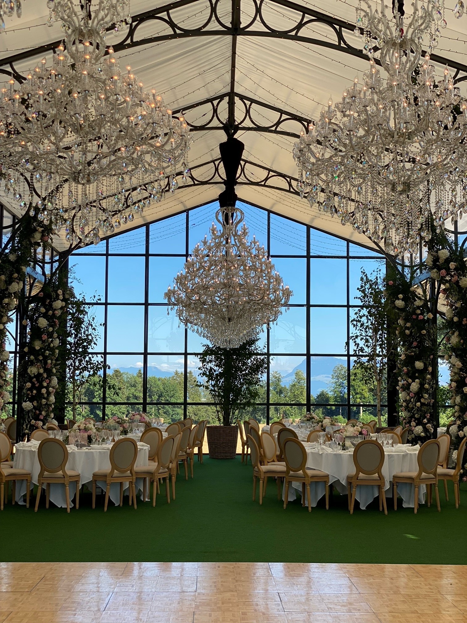 chandelier rentals for marquee