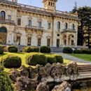 chandelier-rental-Villa-Erba